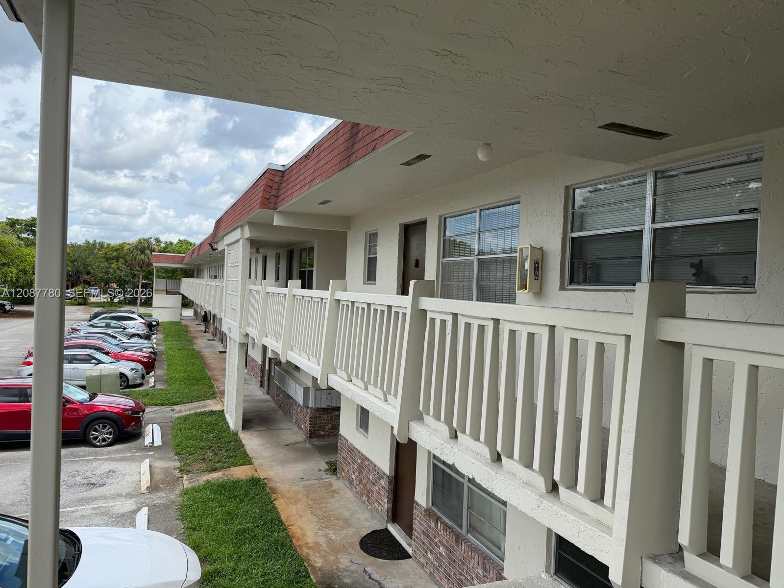 4169 SW 67 AVE # 208, Davie FL 33314