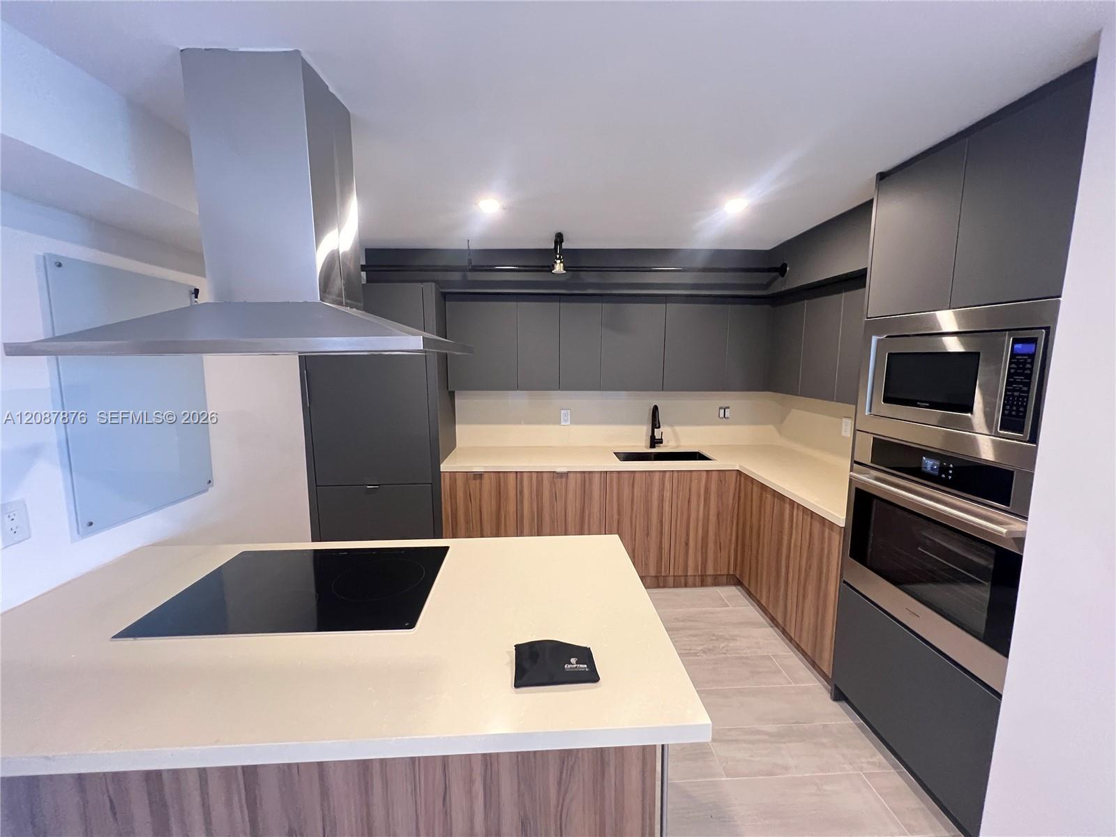 1000 Quayside Ter # 903, Miami FL 33138