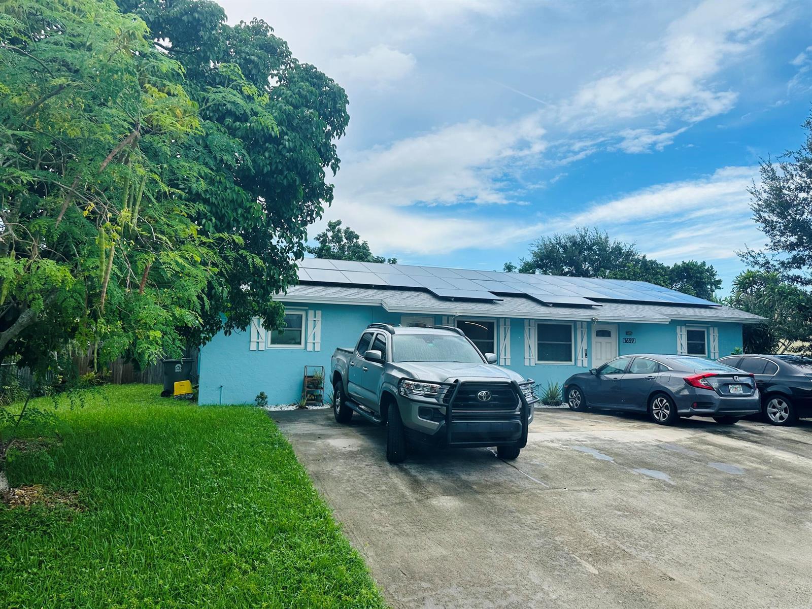 1657 E MAGNOLIA Dr Ln # 2, FL 33417