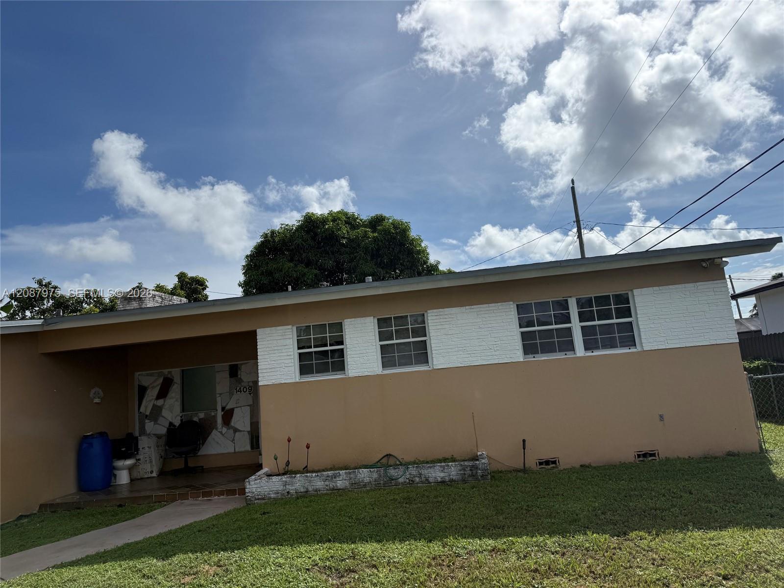 1409 S 24th Ter, Hollywood FL 33020