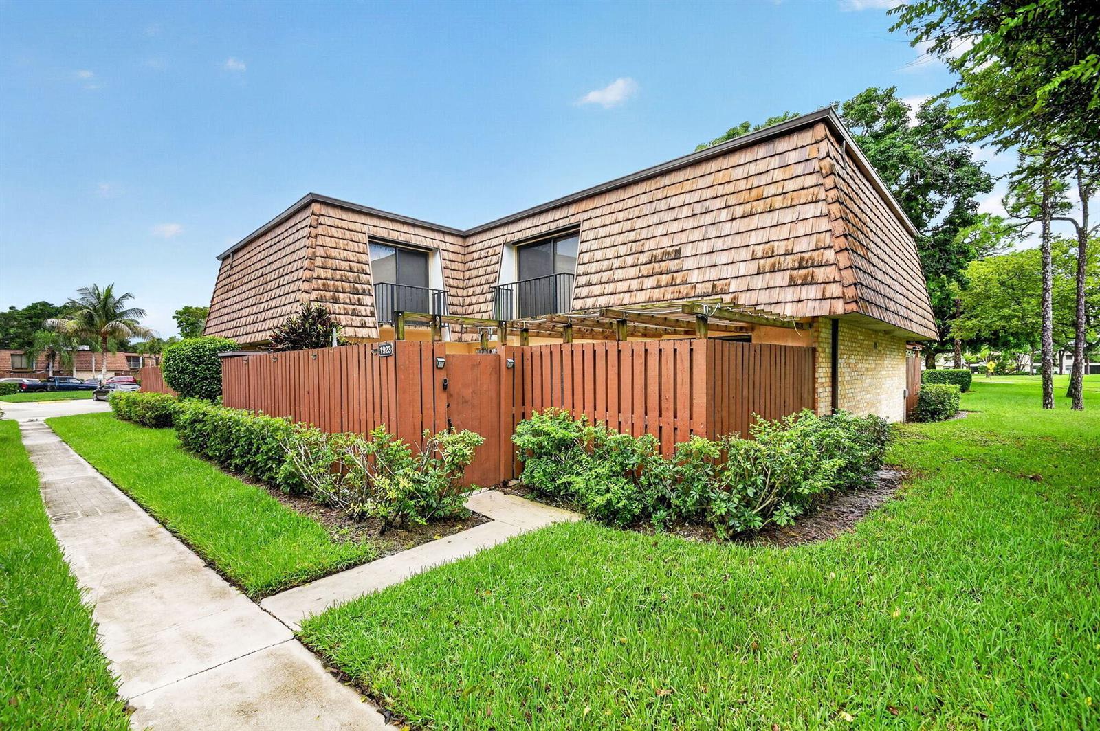 1923 19th Lane, FL 33463