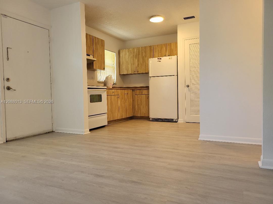 5156 NE 6th Ave # 219, Oakland Park FL 33334