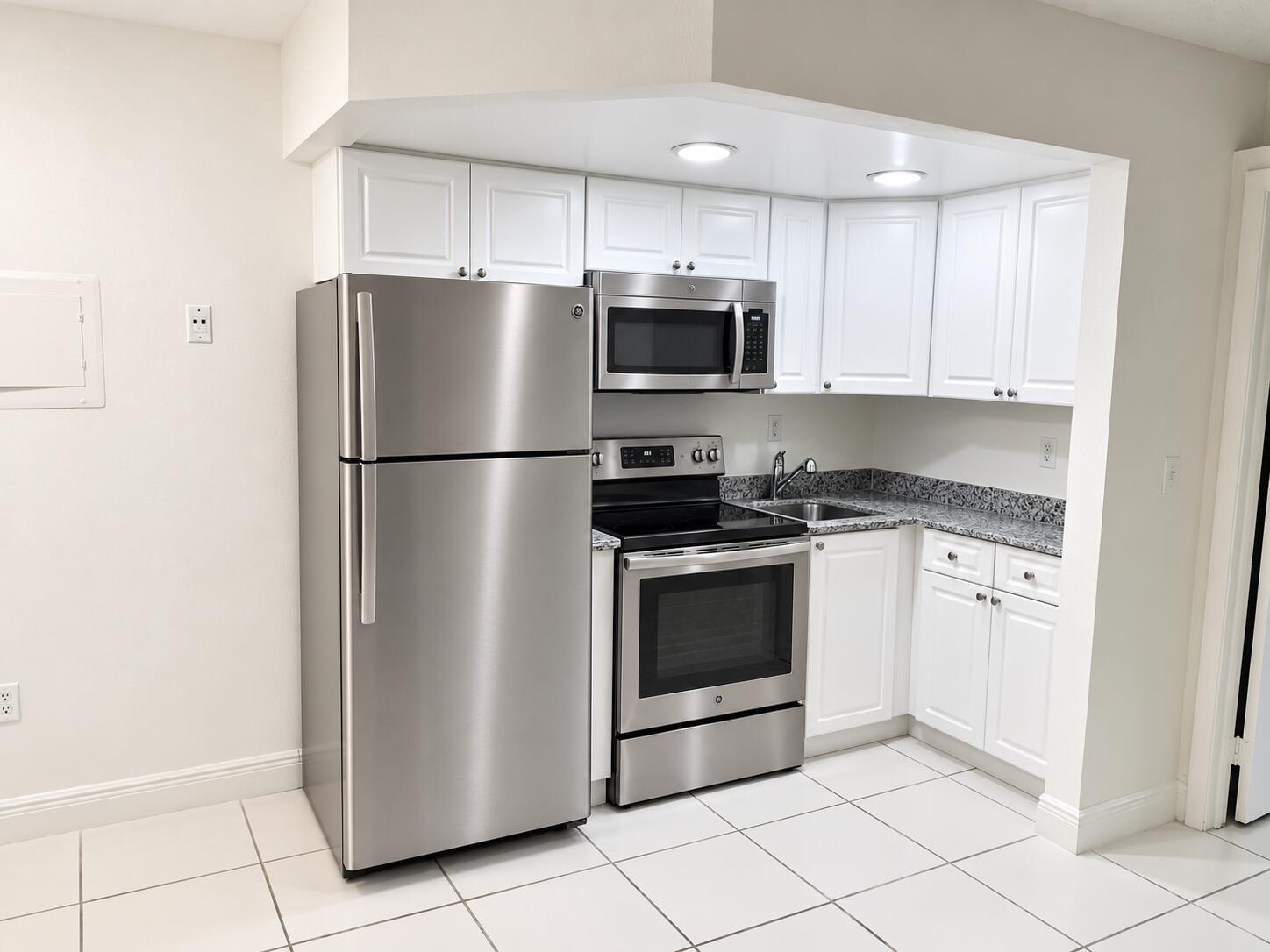 19455 NE 10 Avenue # 318, North Miami Beach FL 33179
