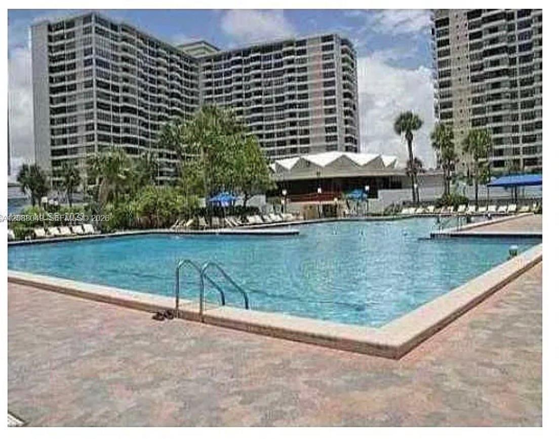 600 Three Islands Blvd # 807, Hallandale Beach FL 33009