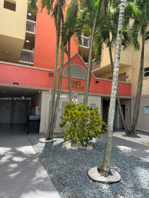 8363 Lake Dr # 504, Doral FL 33166
