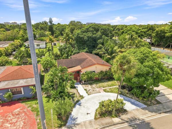 1320 NE 135TH Street, North Miami FL 33161