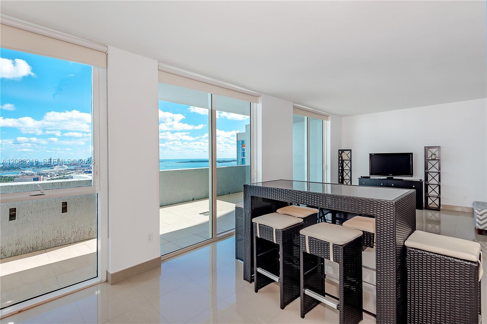 253 NE 2nd St # 3105, Miami FL 33132