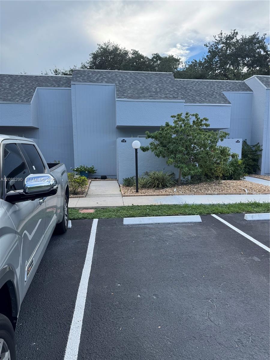 25 Deer Creek Rd # C102, Deerfield Beach FL 33442