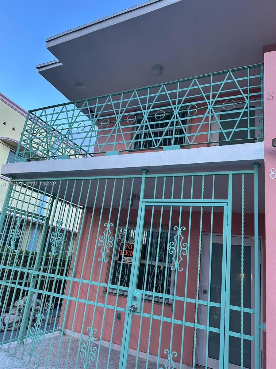 822 SW 6th St # 1, Miami FL 33130