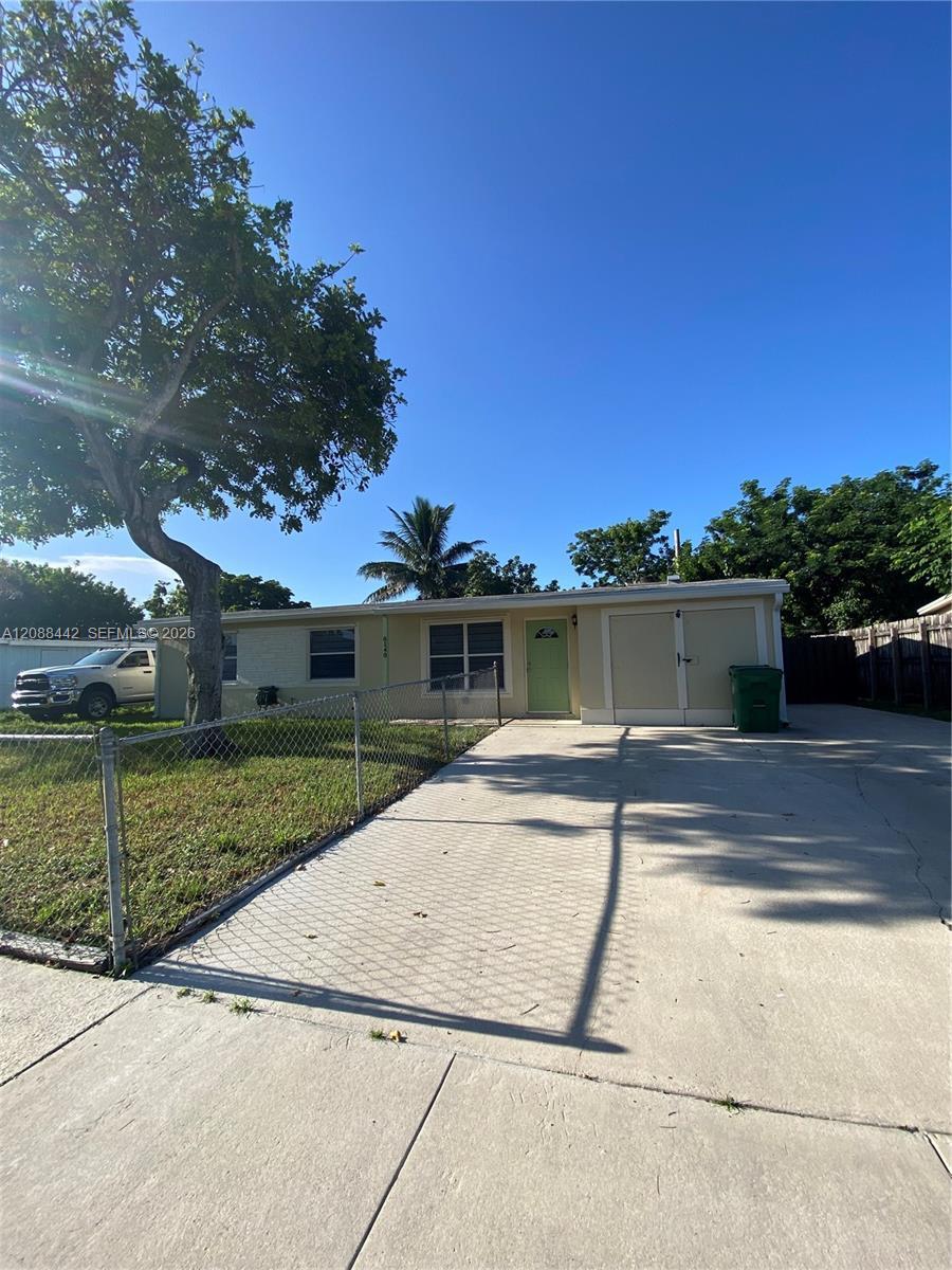 6140 SW 37th Ct, Davie FL 33314