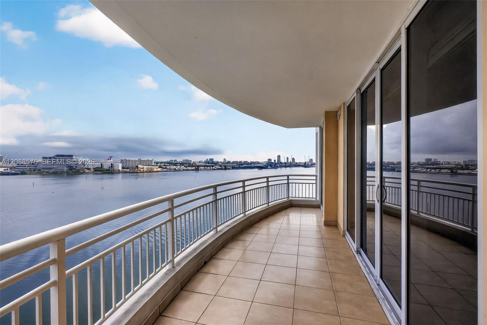 848 Brickell Key Dr # 1104, Miami FL 33131