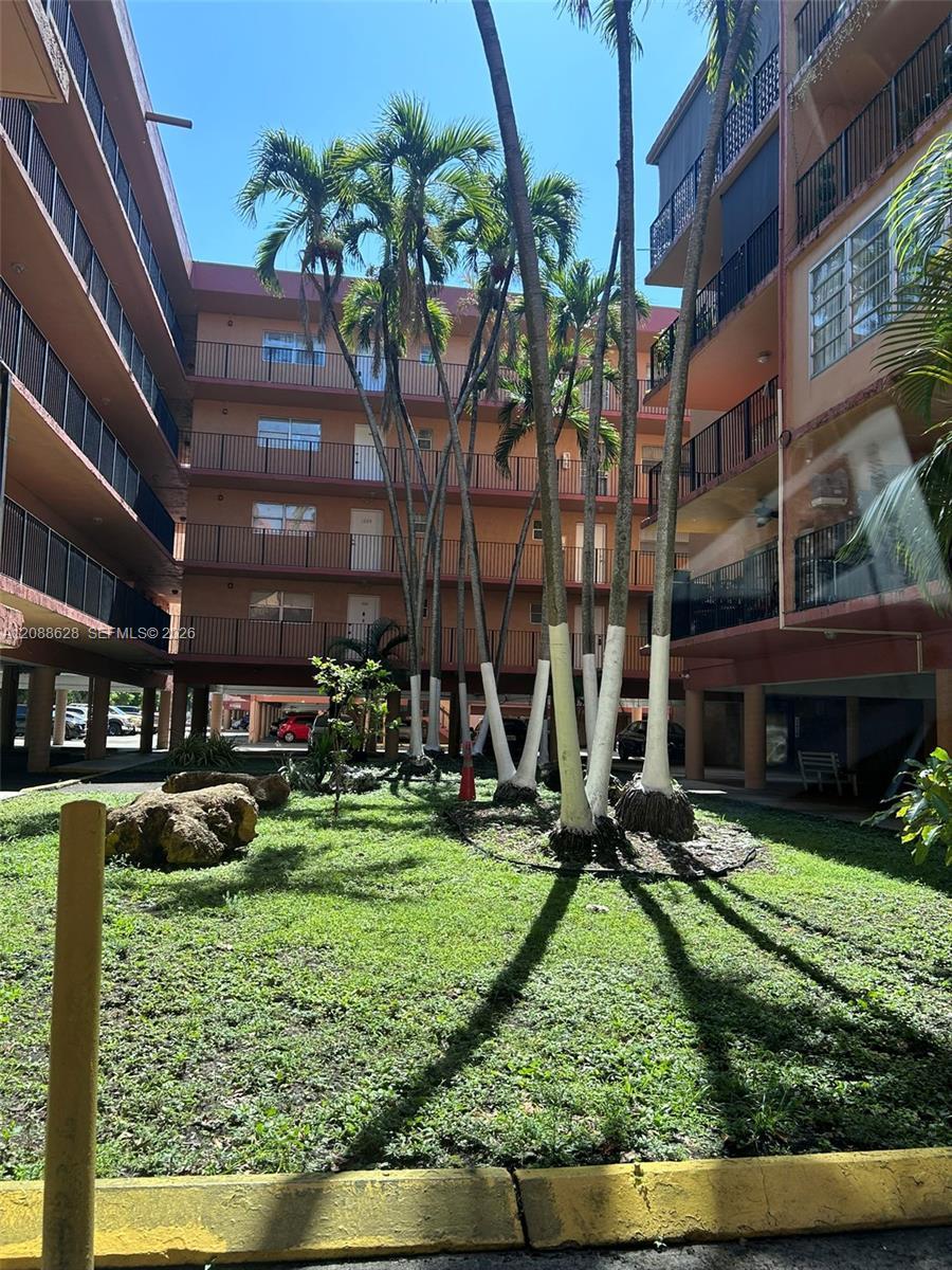 1990 W 56th St # 1320, Hialeah FL 33012