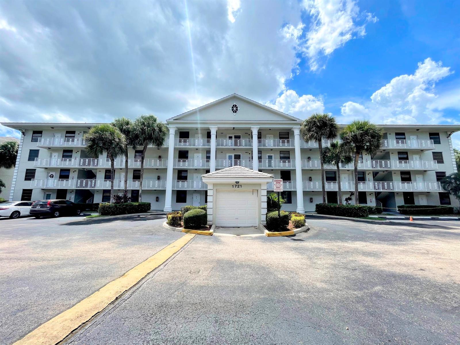 1721 WHITEHALL Drive # 303, Davie FL 33324