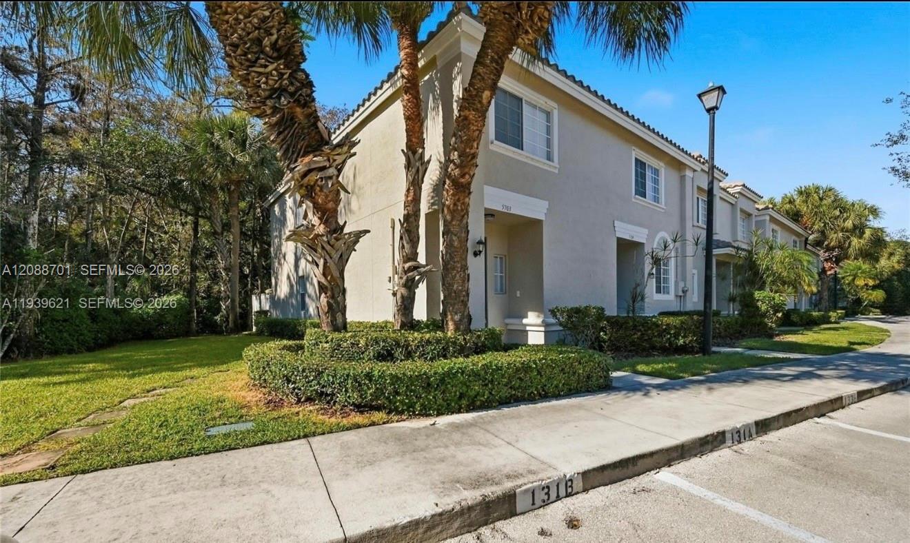 5703 NW 48th Ave # 48, Coconut Creek FL 33073