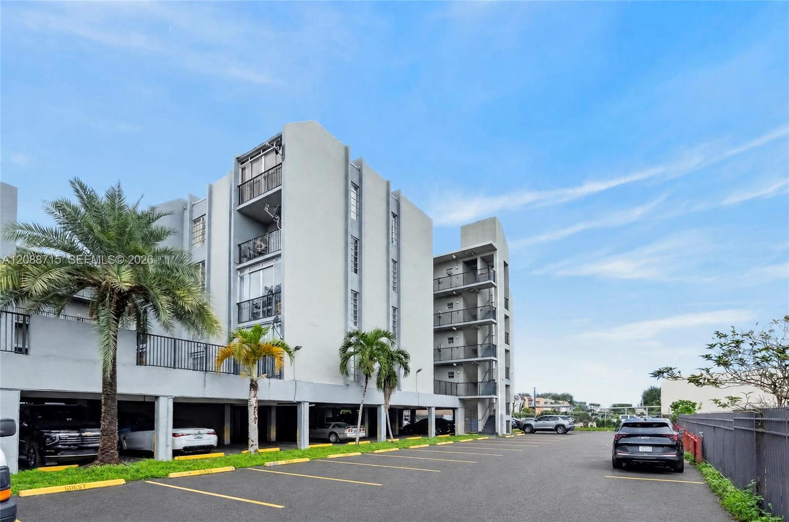 305 W 68th St # 419, Hialeah FL 33014