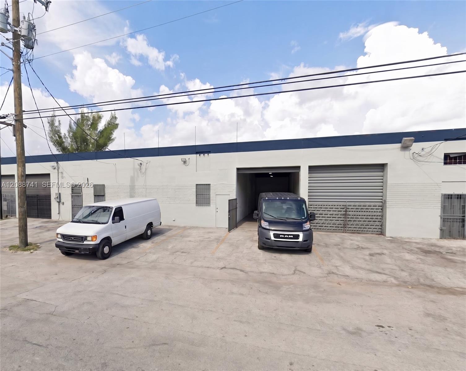3500 NW 54th St # 5210, Miami FL 33142