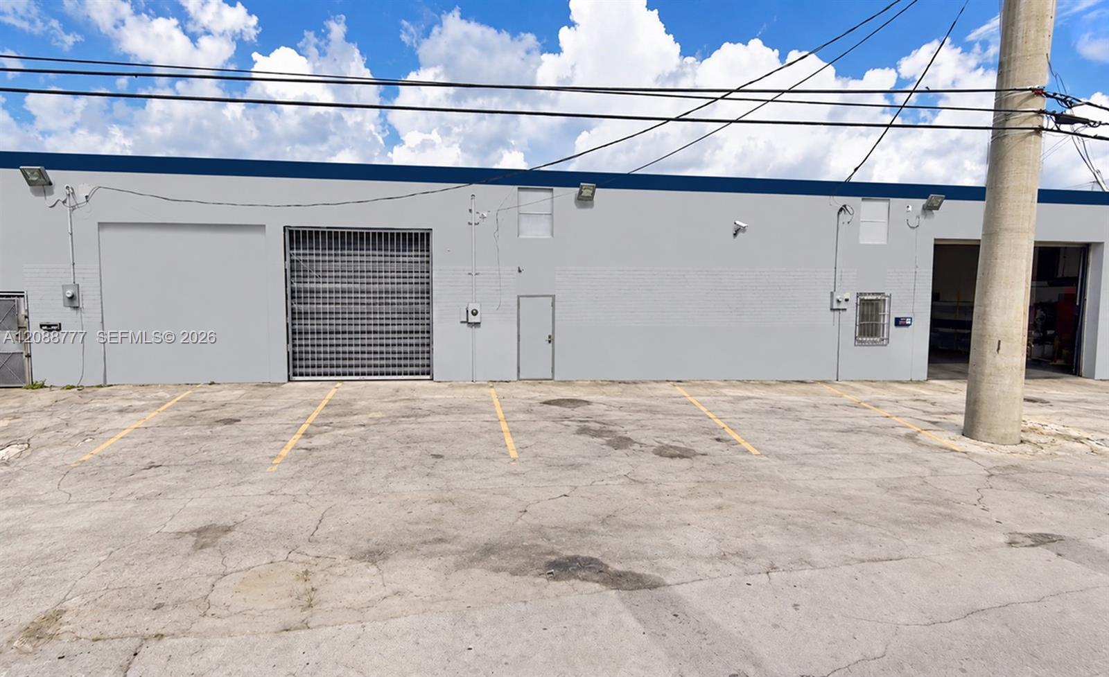 3500 NW 54th St # 5220, Miami FL 33142