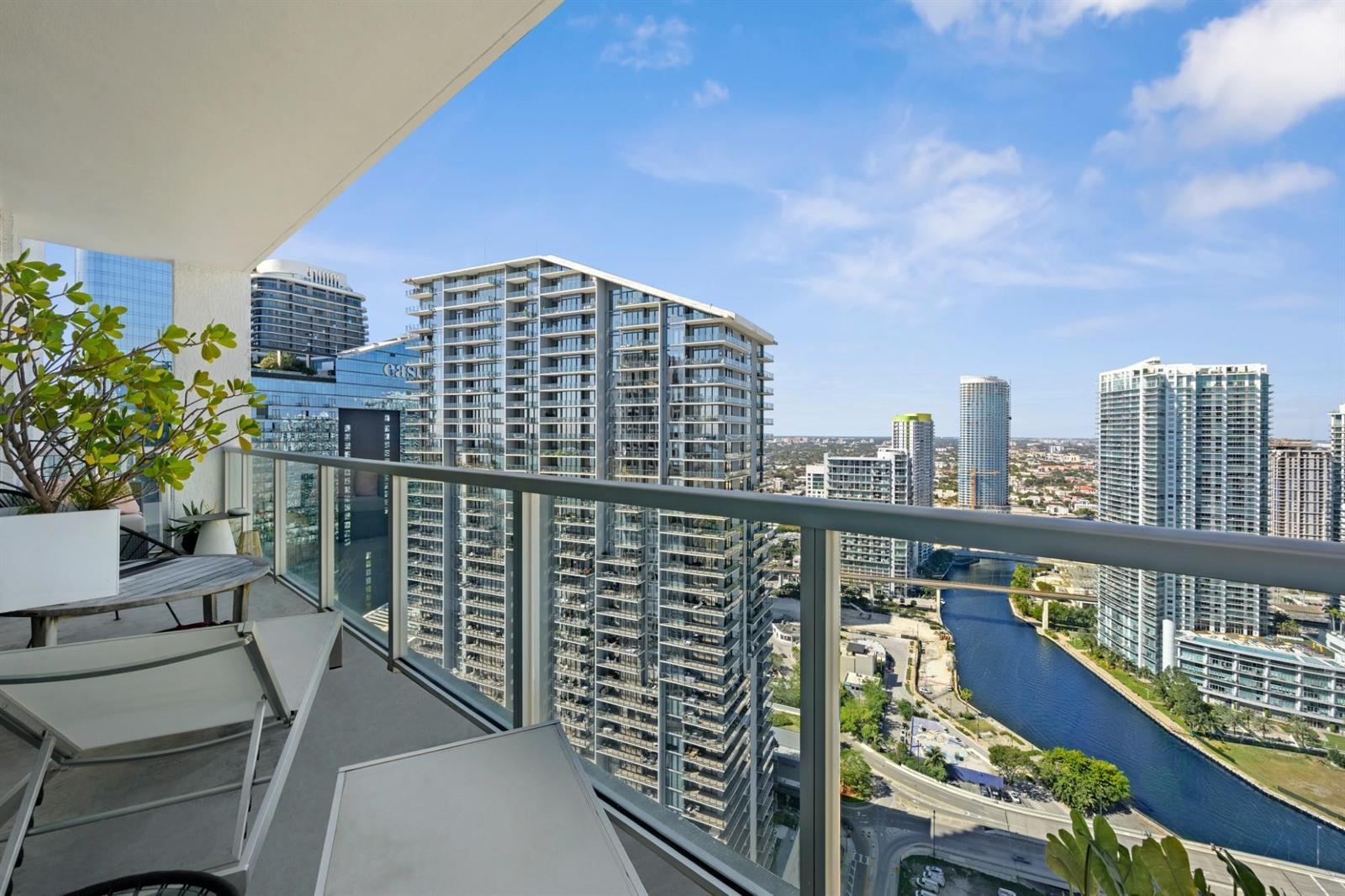 55 SE 6TH Street # 4300, Miami FL 33131