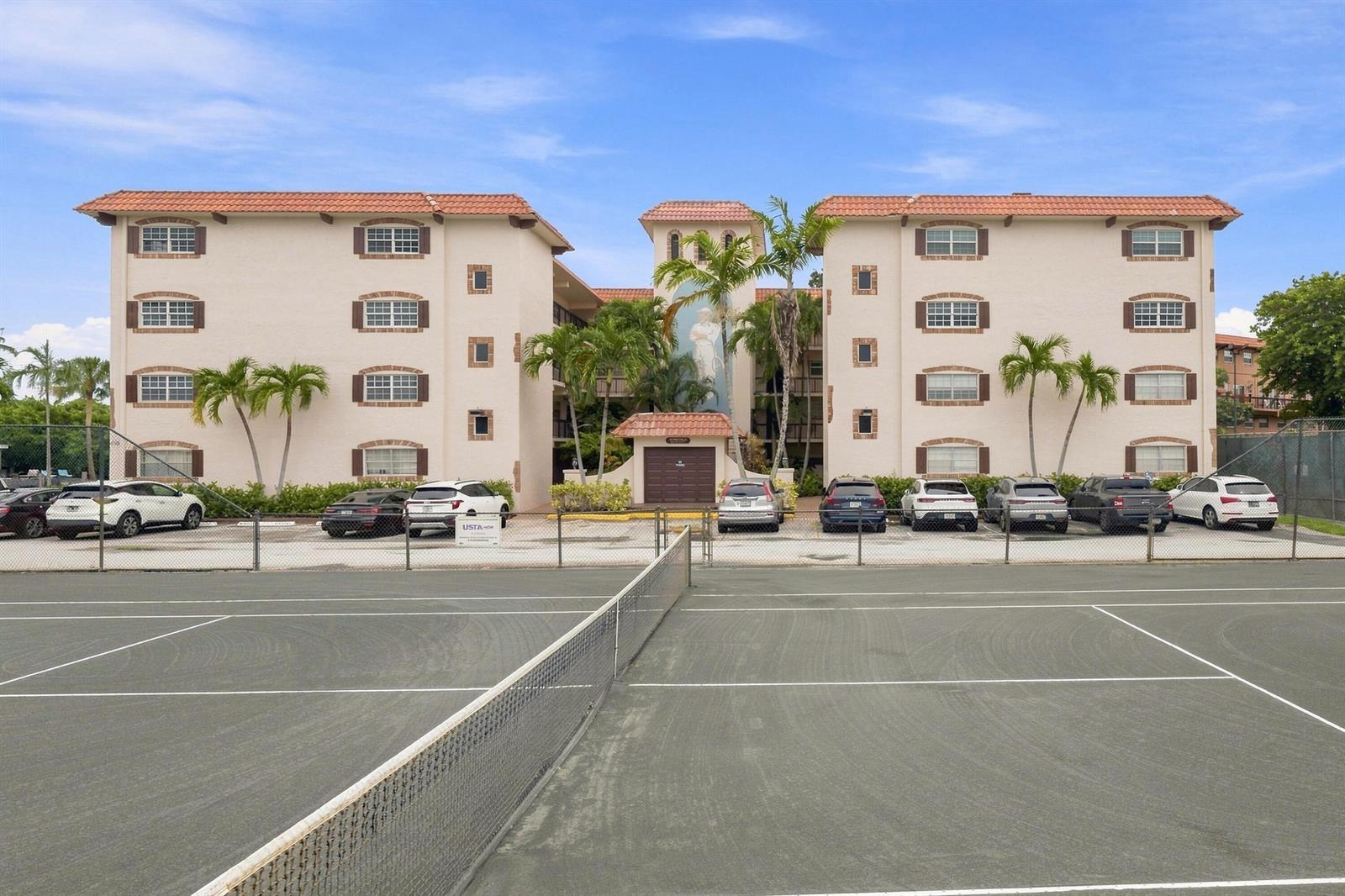 610 TENNIS CLUB Drive # 305, Fort Lauderdale FL 33311