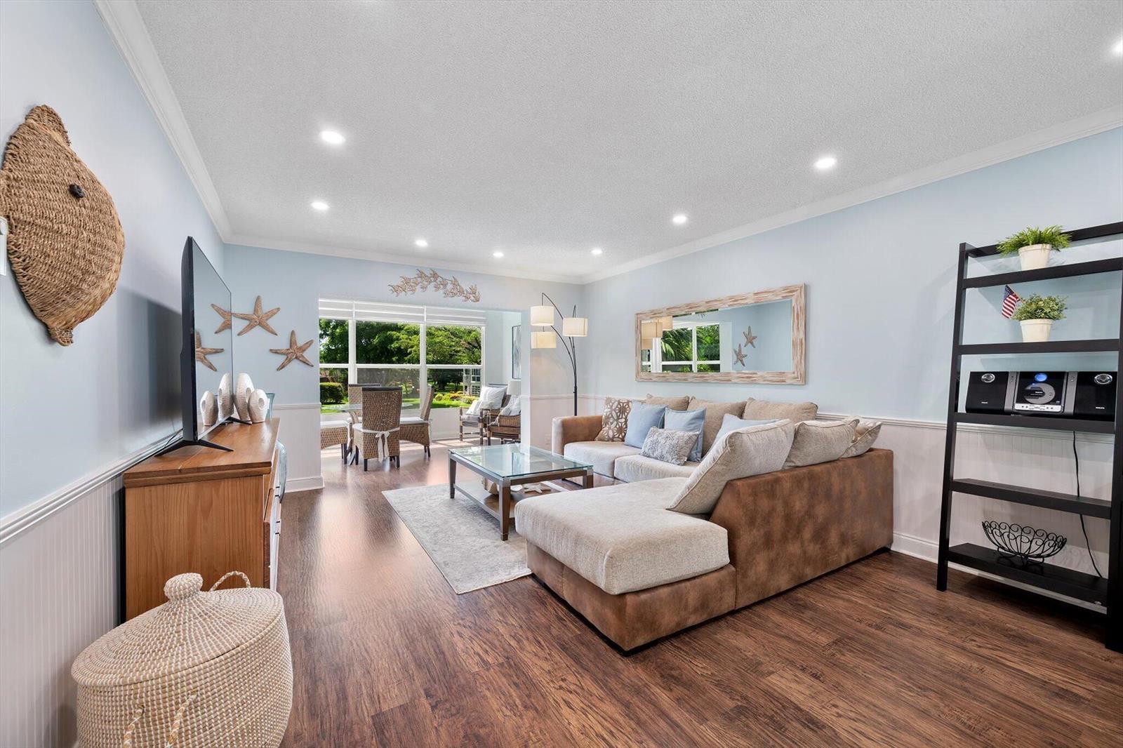 5171 W Oakland Park Boulevard # 204, Lauderdale Lakes FL 33313
