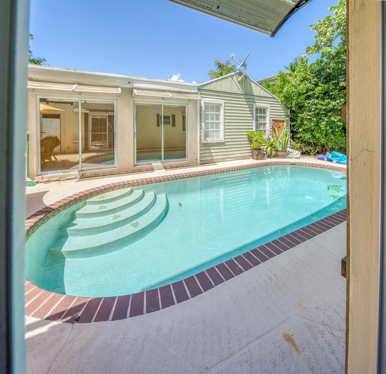 216 S OCEAN BREEZE, FL 33460