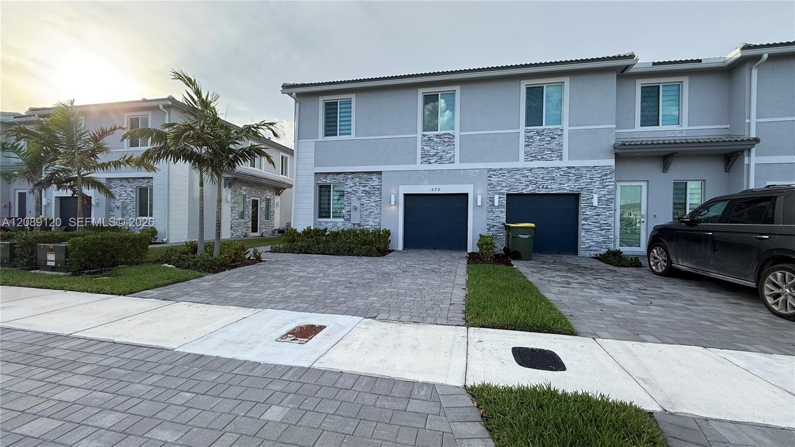 679 SE 13th St Cir, Homestead FL 33034