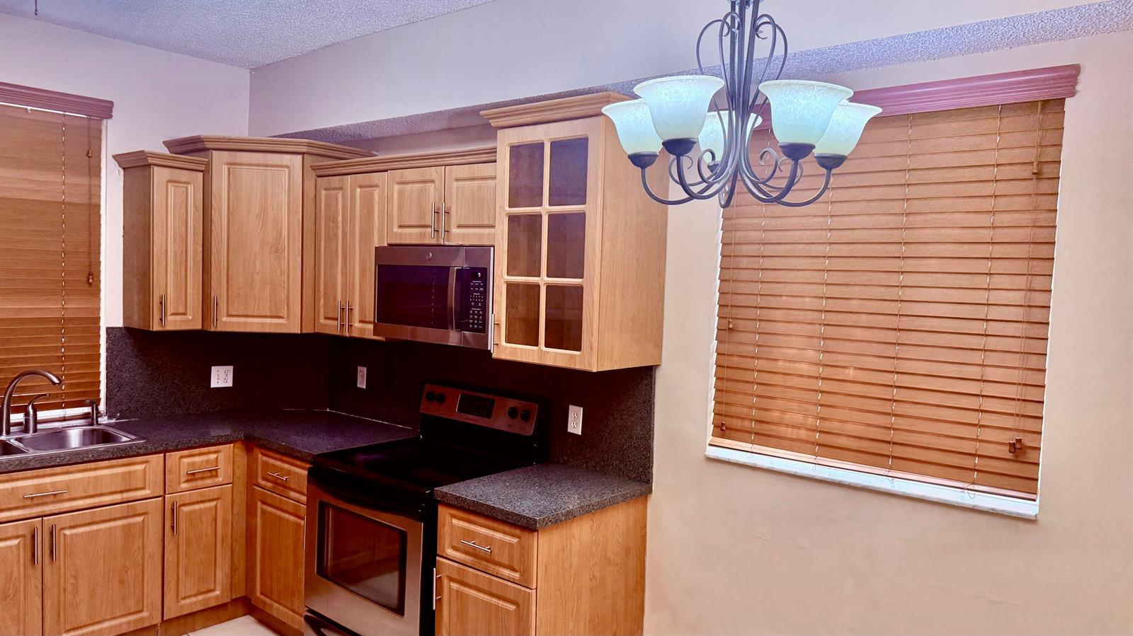 6952 SW 39TH Street # C106, Davie FL 33314
