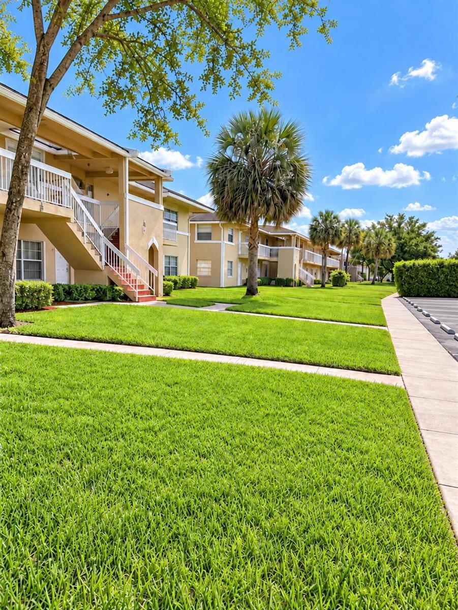 10113 TWIN LAKES Drive, Coral Springs FL 33071