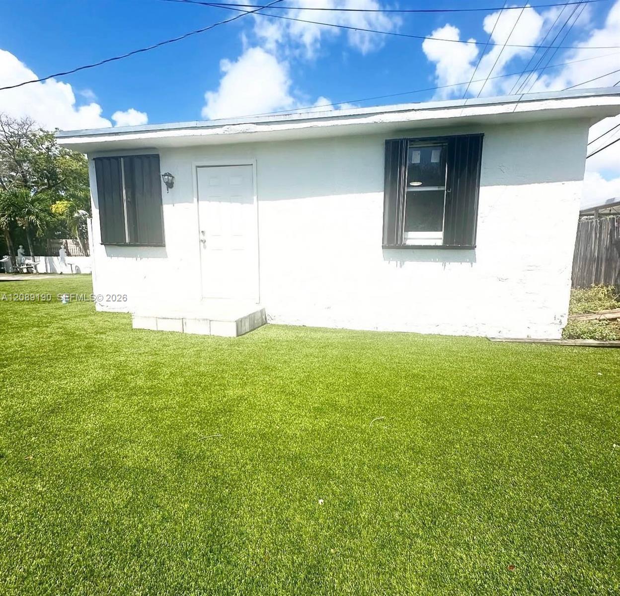 6537 SW 39 terrace # 2, Miami FL 33155