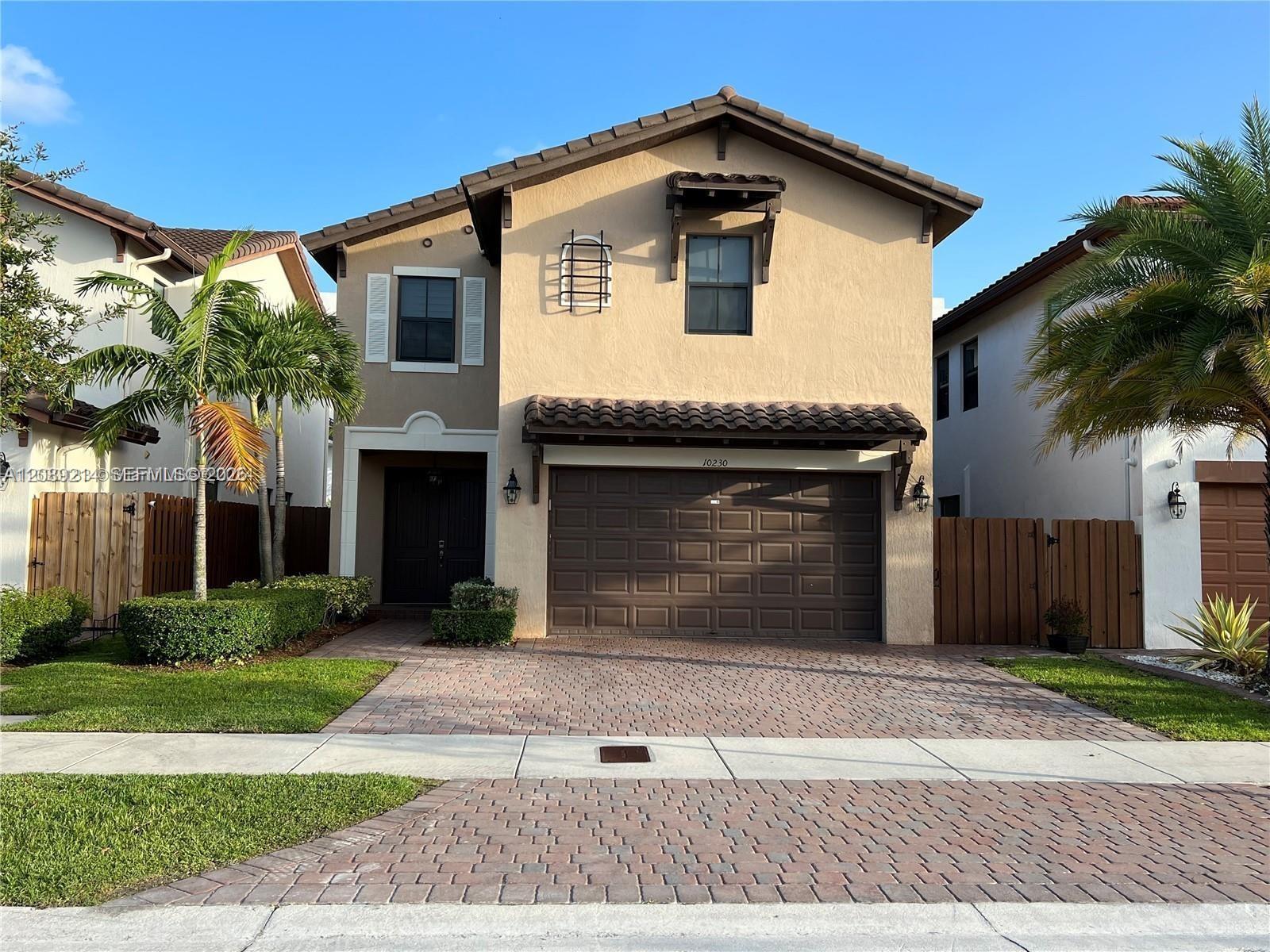 10230 NW 86th St, Doral FL 33178