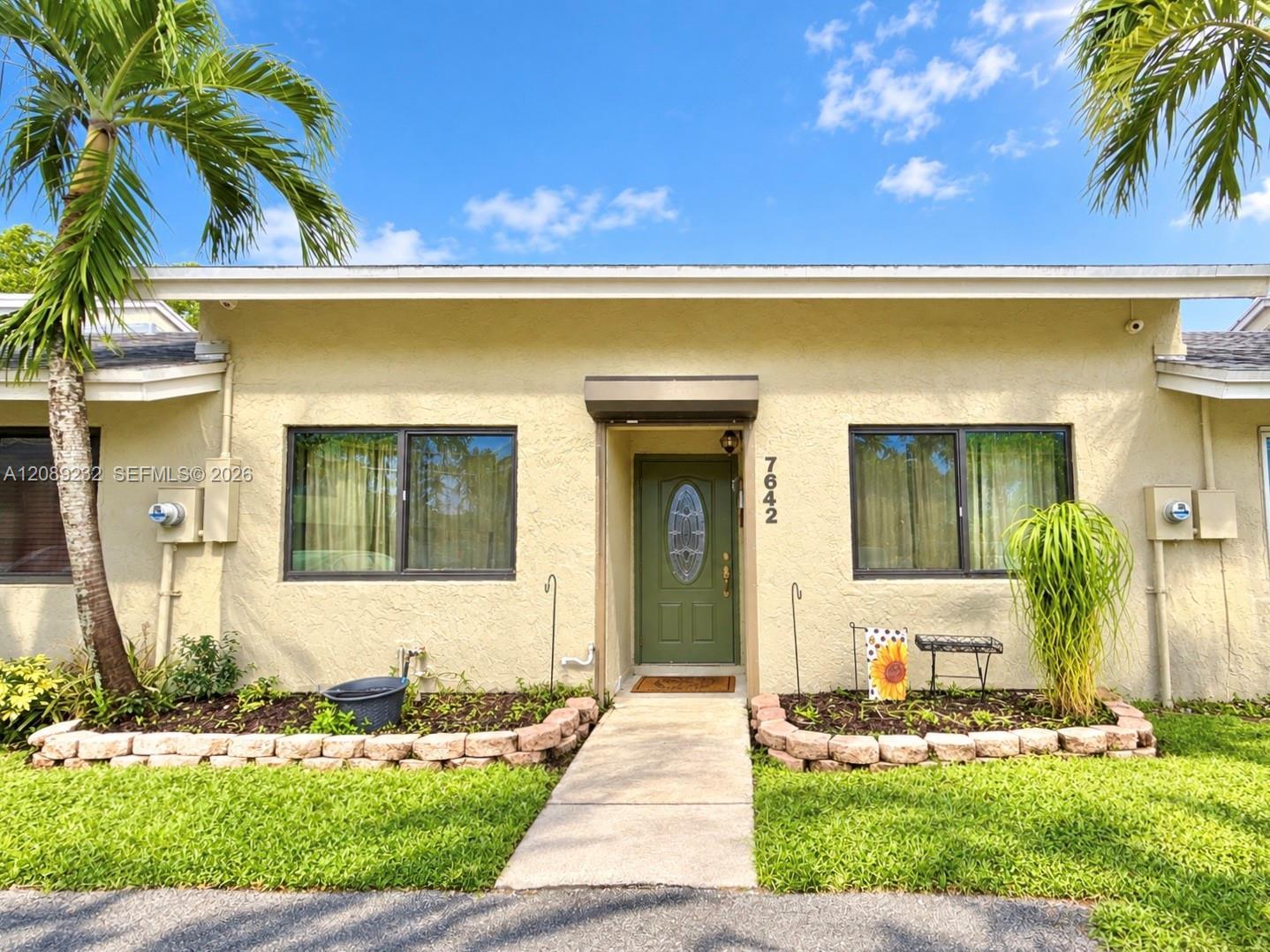 7642 NW 38th Ct, Sunrise FL 33351