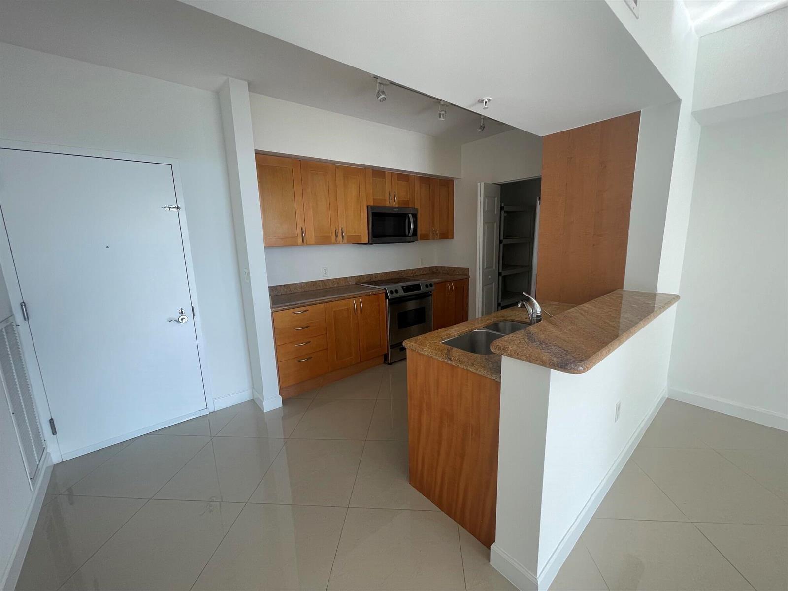 1755 E HALLANDALE BEACH Boulevard # 1005E, Hallandale Beach FL 33009