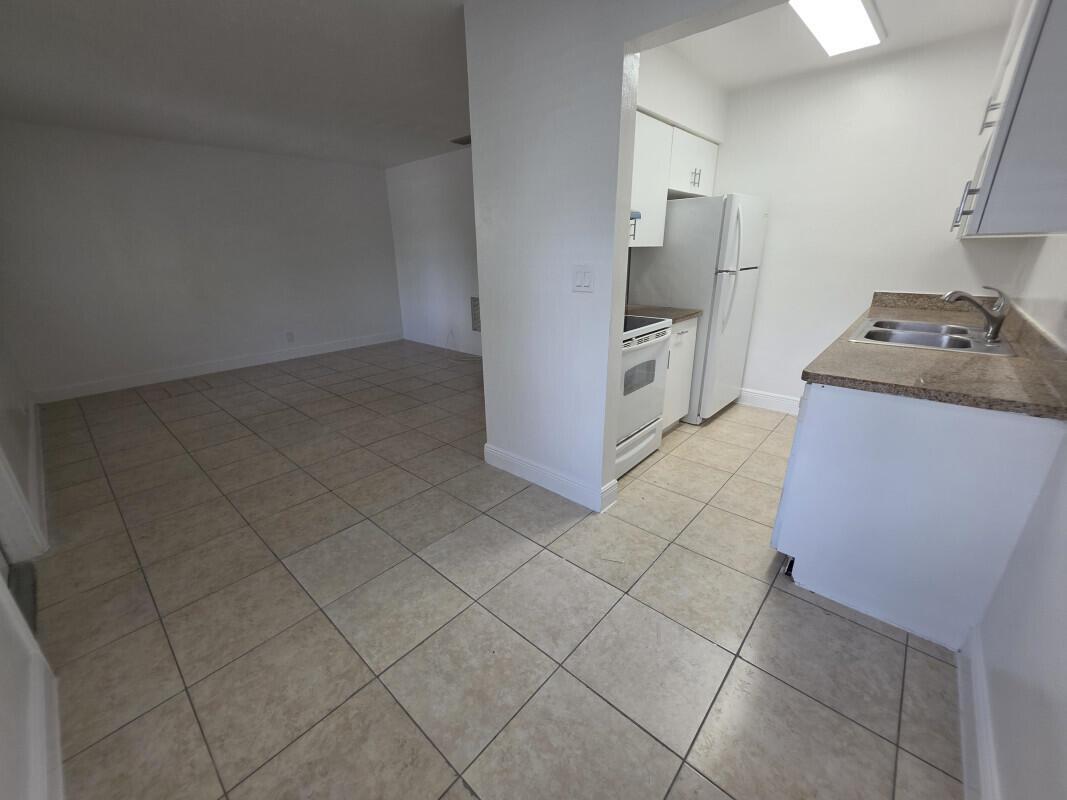 75 SW 10th Street # 202, Fort Lauderdale FL 33315