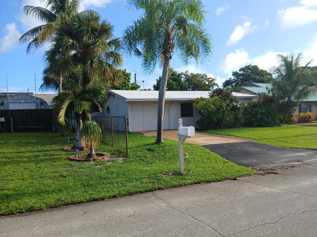 1075 James Road, Lantana FL 33462