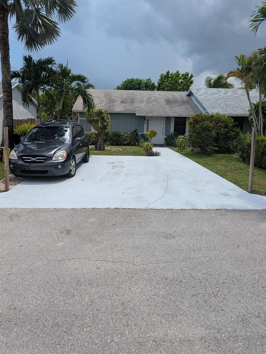 3848 Parkside Circle, Palm Springs FL 33461