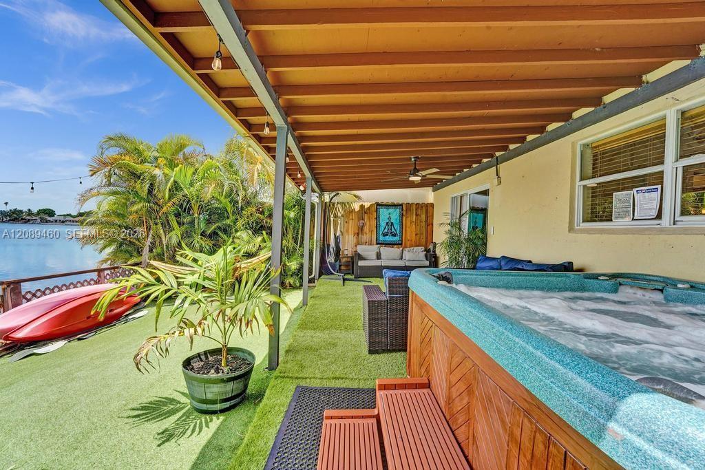 5723 SW 24th Ave, Dania Beach FL 33312