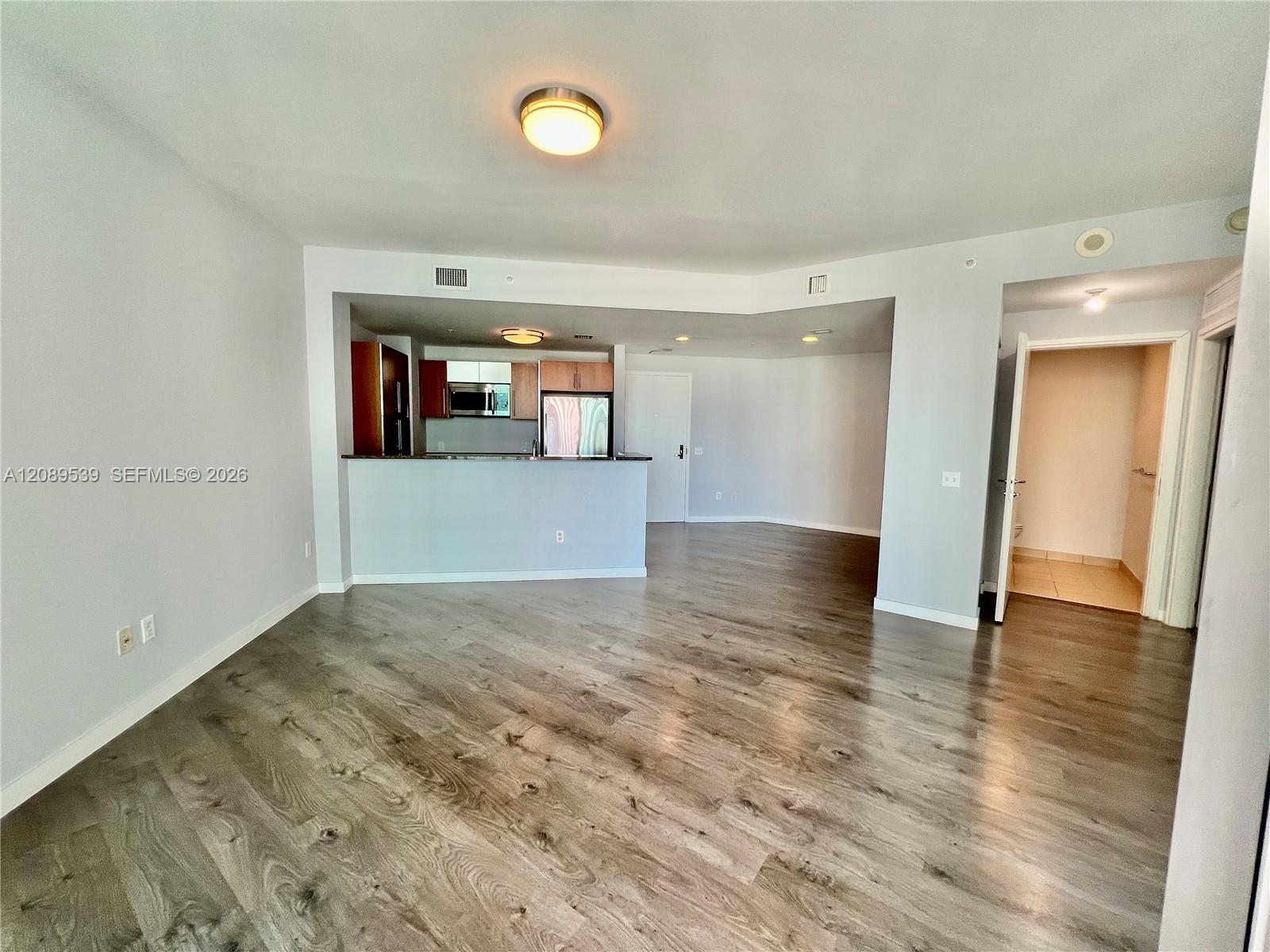 300 S Biscayne Blvd # 2705, Miami FL 33131