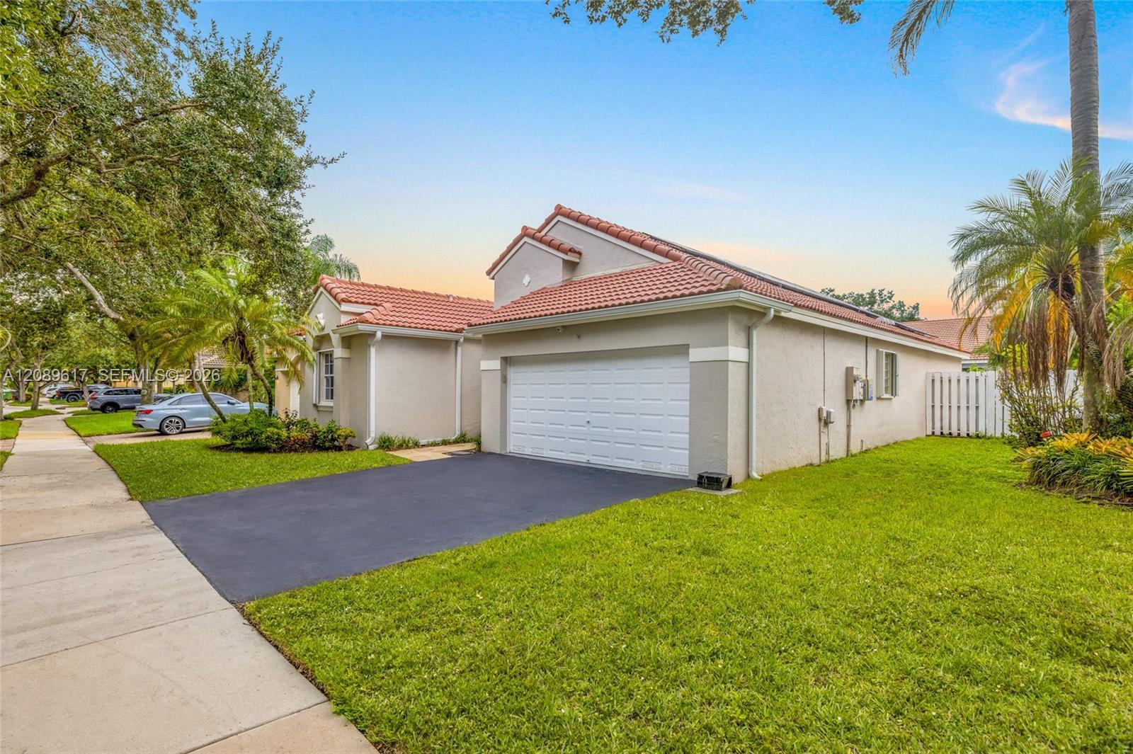 1315 Bayview Cir, Weston FL 33326