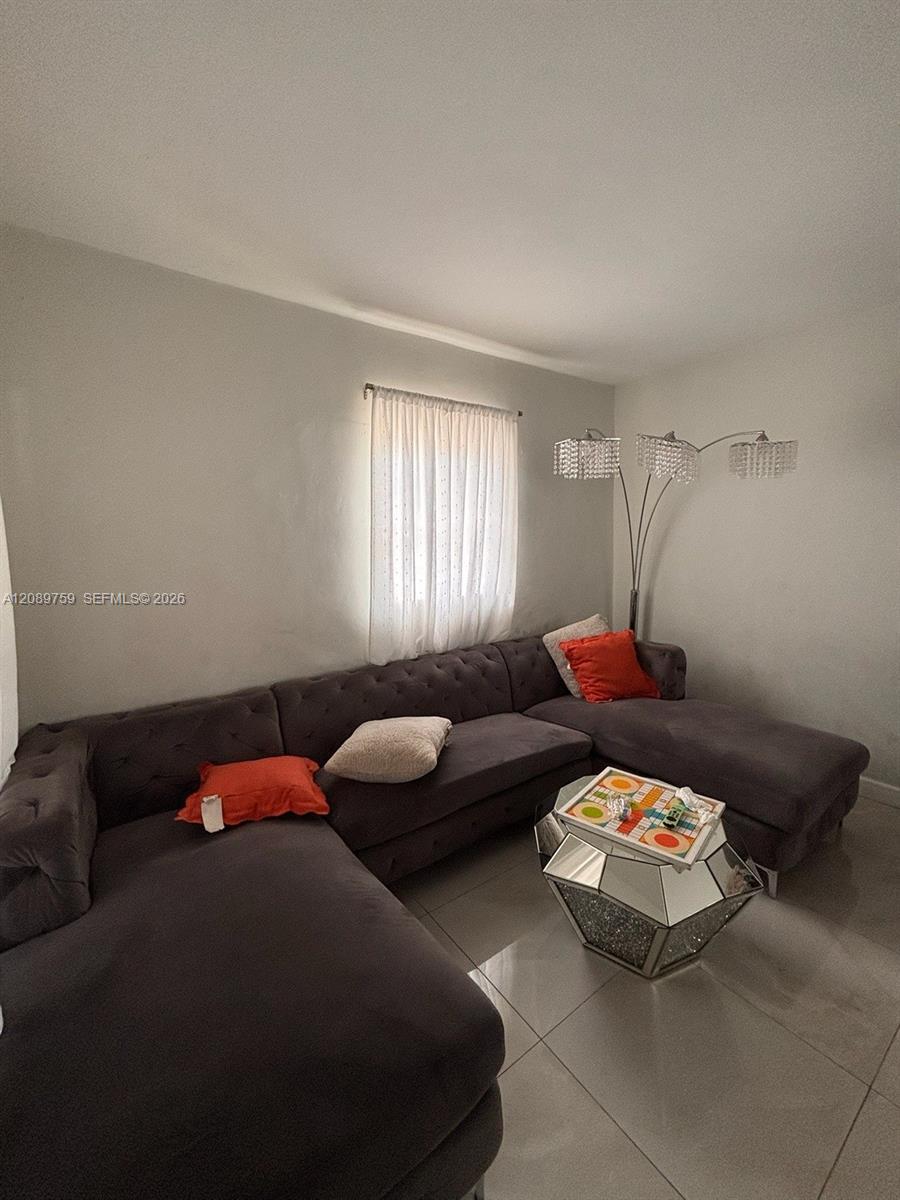 1361 NW 28th St # 1, Miami FL 33142