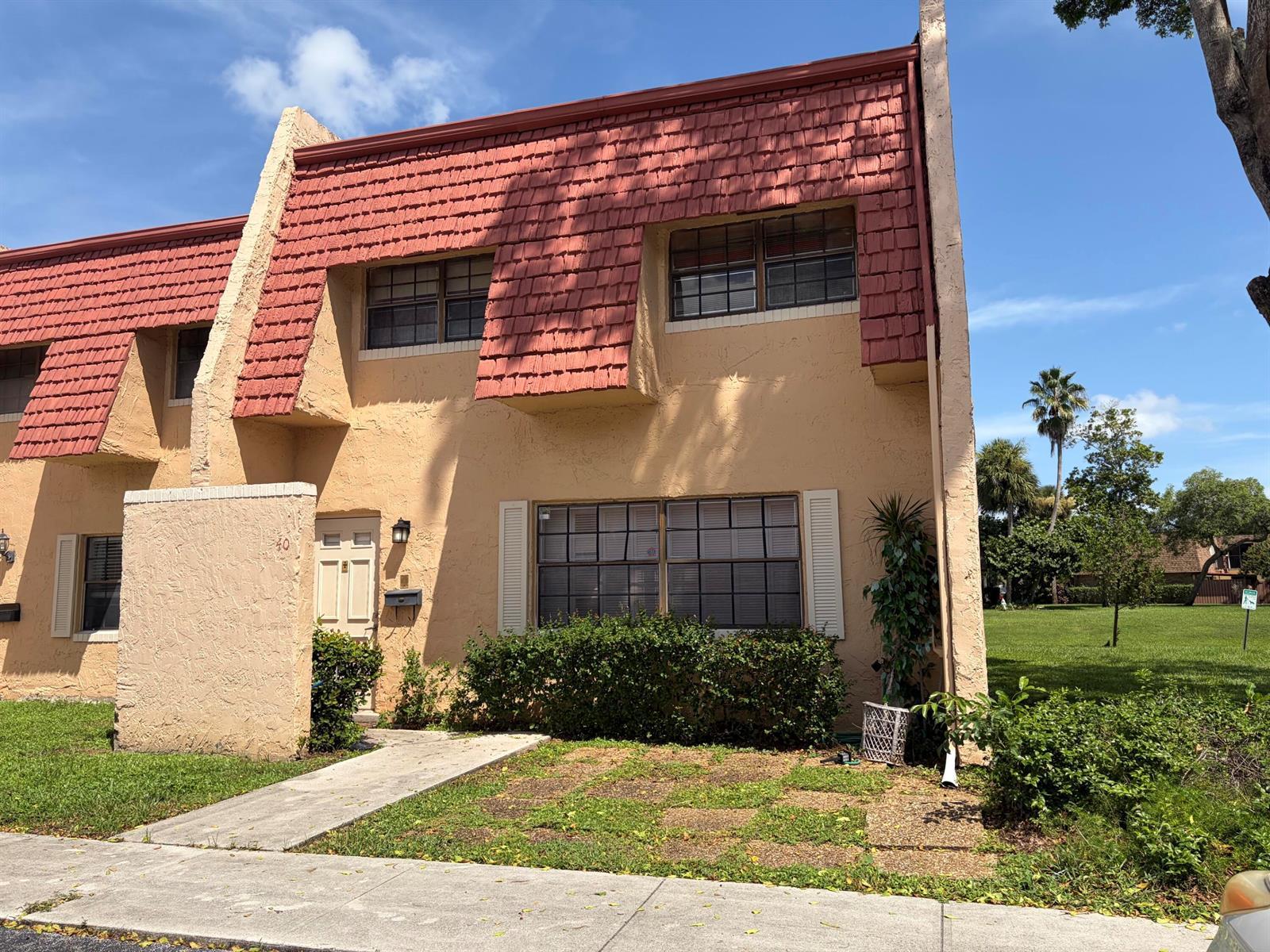 40 SPINNING WHEEL Lane, Tamarac FL 33319
