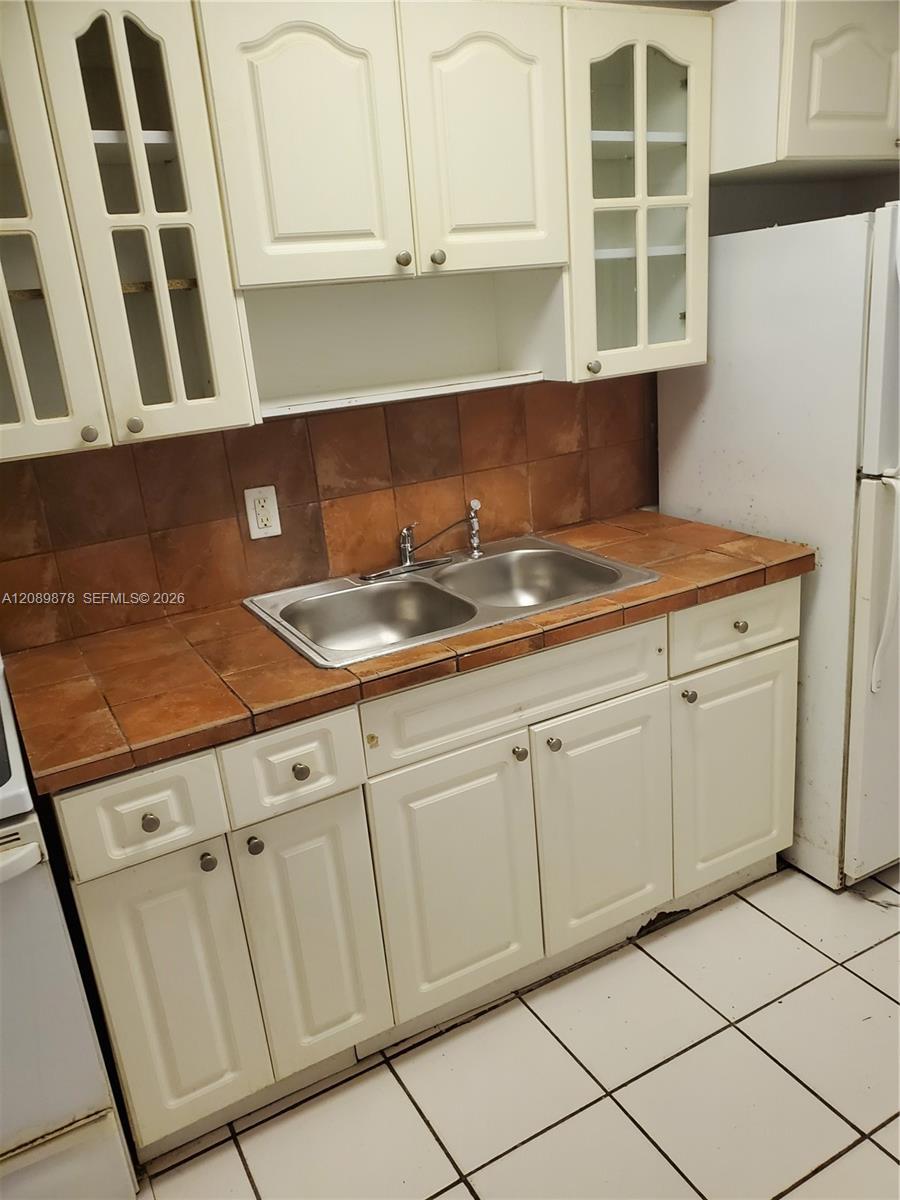 1230 NE 139th St # 207, North Miami FL 33161