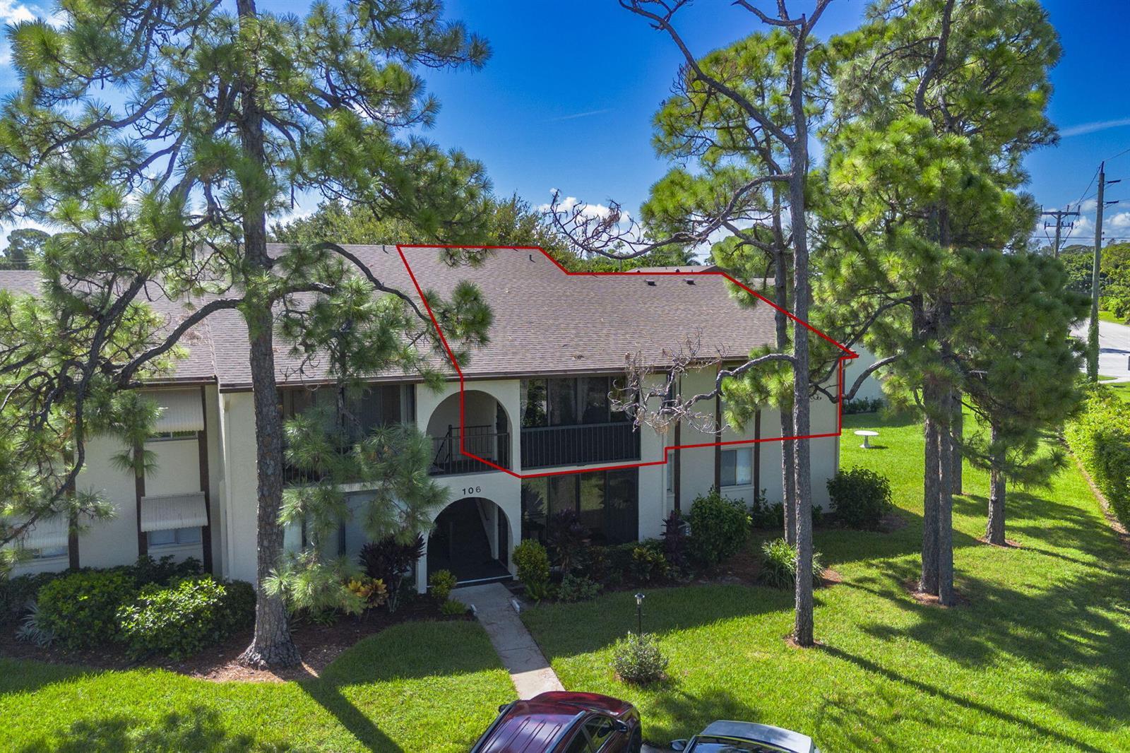 106 LAKE PINE Circle # 2, FL 33463