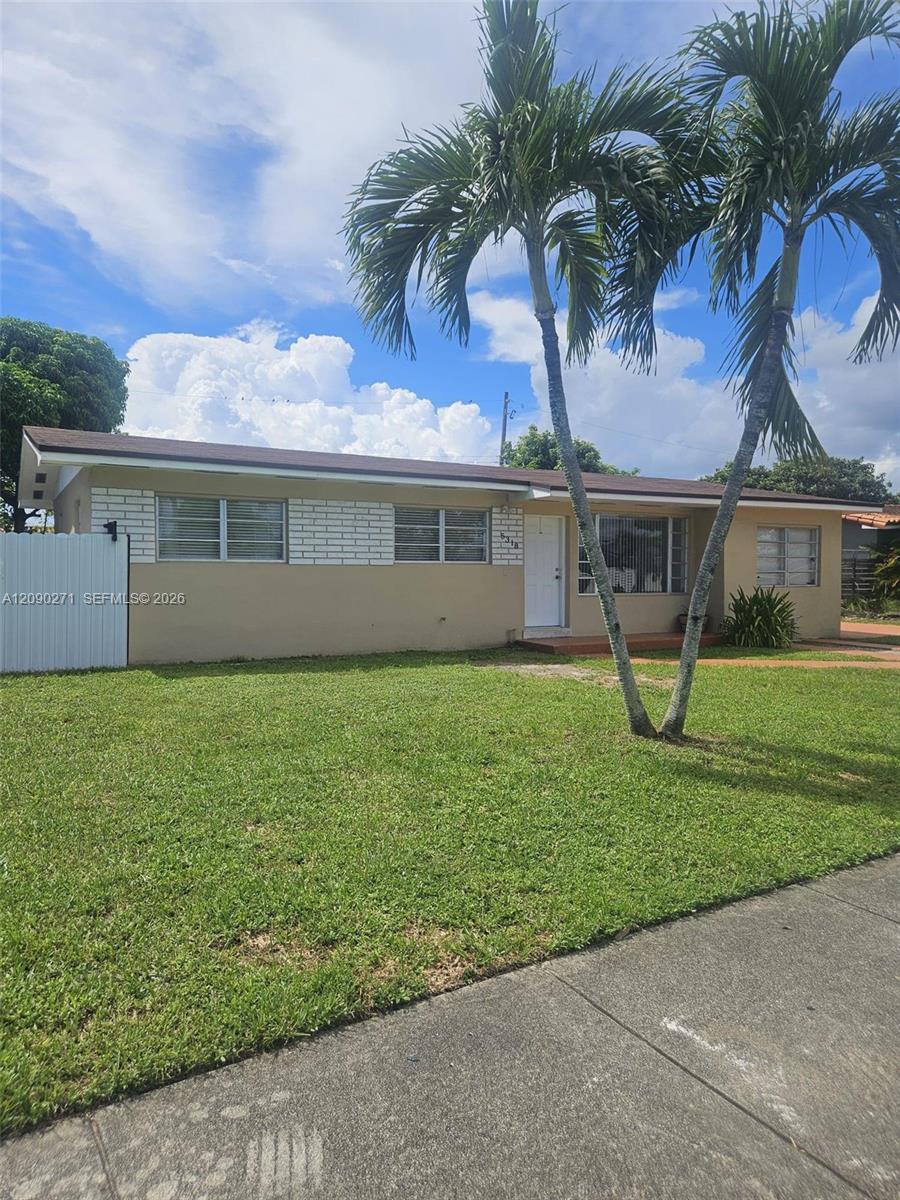 5318 W 4th Ln, Hialeah FL 33012