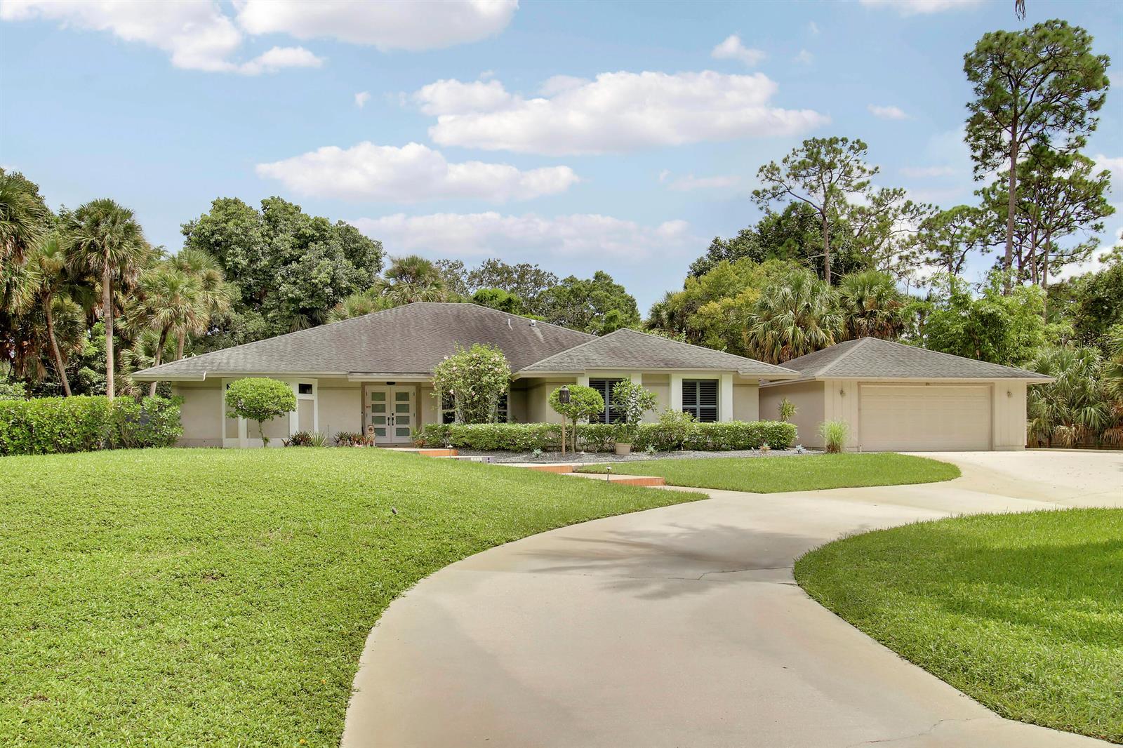 8552 Thousand Pines Circle, West Palm Beach FL 33411