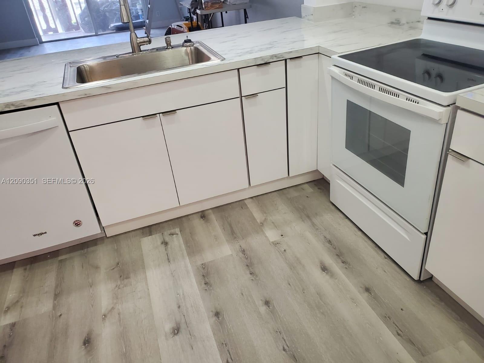 215 SE 3rd Ave # 206D, Hallandale Beach FL 33009