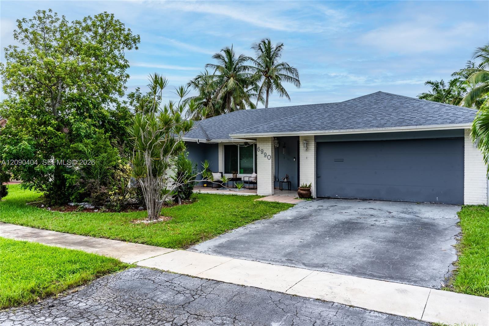 6990 NW 23rd St, Margate FL 33063