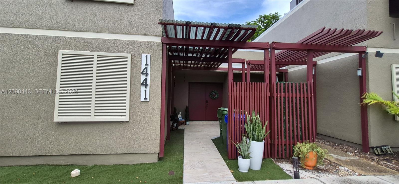 1441 W Fairway Rd, Pembroke Pines FL 33026