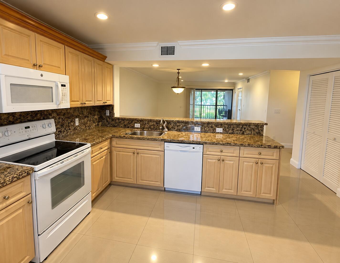 1400 NW 45TH Street # B7, Deerfield Beach FL 33064