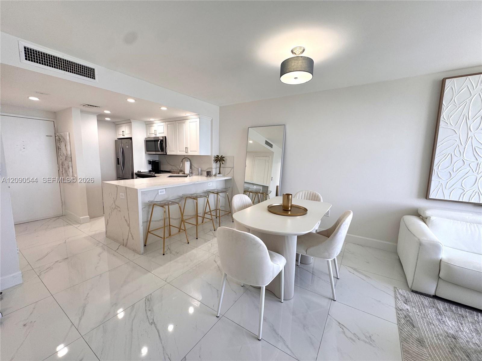 2899 Collins Ave # 1037, Miami Beach FL 33140