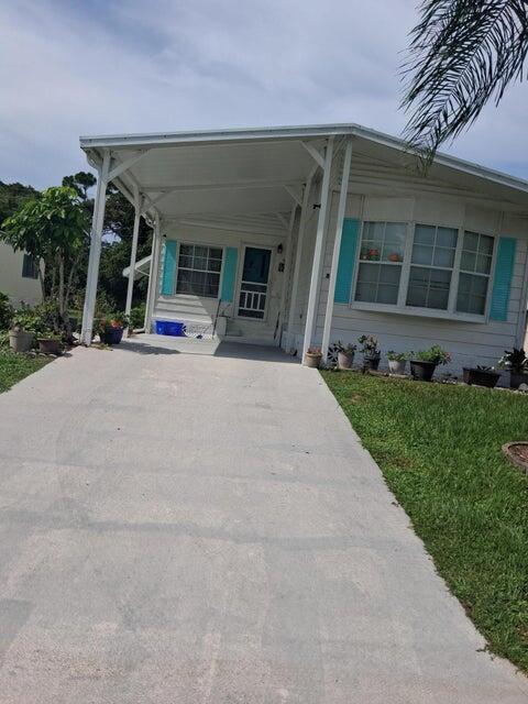 8 Novedades, Port St. Lucie FL 34952